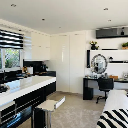 Sea View Luxury Palaio Faliro Apartment *